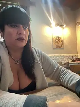 Snapshot of Sensualmente333 chatting on 07-04-26, 12:22 Sensualmente333 online show from 07-04-26, 12:22