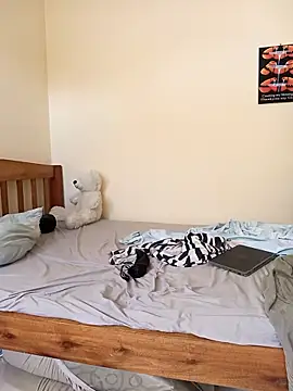 Snapshot of Horny_wifey254 chatting on 12-15-25, 12:53 Horny wifey254 online show from 12-15-25, 12:53