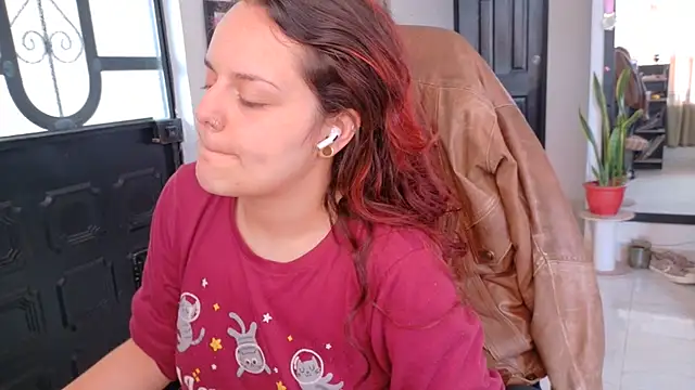 Scarletleon77 online show from 06-04-26, 03:40