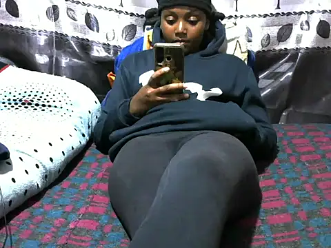 Snapshot of Sweet_kelsiey chatting on 03-14-25, 11:43 Sweet kelsiey online show from 03-14-25, 11:43