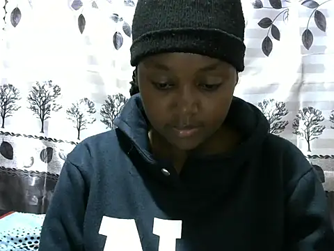 Snapshot of Sweet_kelsiey chatting on 03-15-25, 08:43 Sweet kelsiey online show from 03-15-25, 08:43