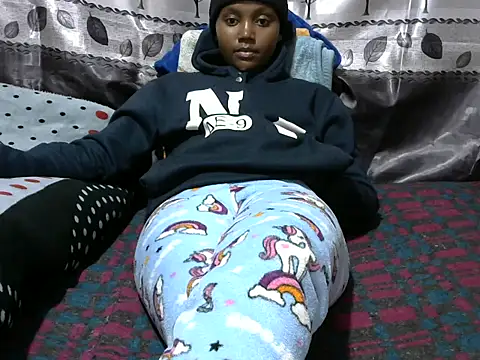 Snapshot of Sweet_kelsiey chatting on 03-20-25, 12:08 Sweet kelsiey online show from 03-20-25, 12:08