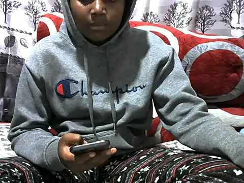 Snapshot of Sweet_kelsiey chatting on 10-15-25, 12:11 Sweet kelsiey online show from 10-15-25, 12:11