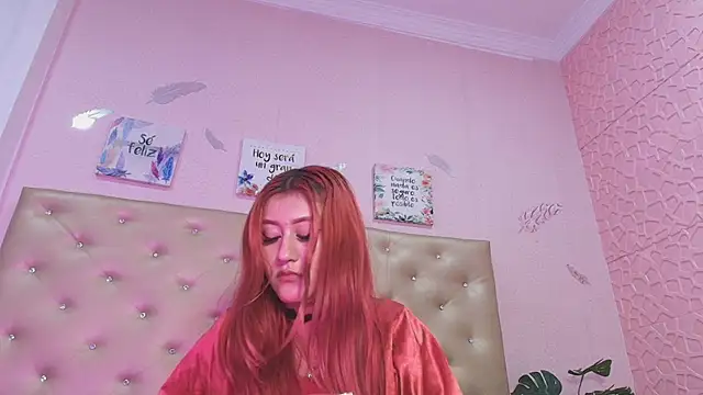 Snapshot of paulinasaeEnz chatting on 02-14-25, 11:31 paulinasaeEnz online show from 02-14-25, 11:31