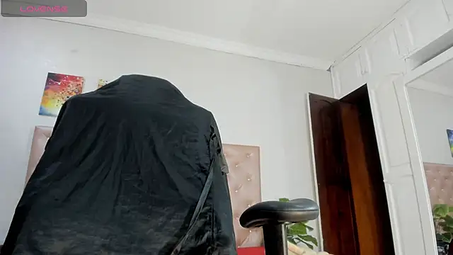 Snapshot of paulinasaeEnz chatting on 09-11-25, 01:11 paulinasaeEnz online show from 09-11-25, 01:11