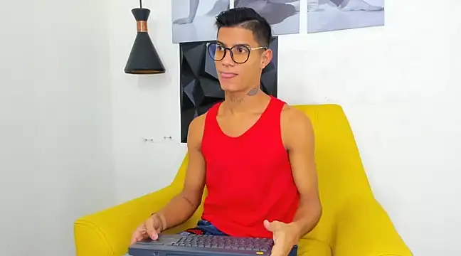 Snapshot of xbrefranco chatting on 02-18-25, 02:38 xbrefranco online show from 02-18-25, 02:38