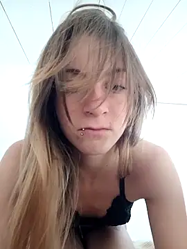 Snapshot of Cristina02 chatting on 04-12-26, 09:58 Cristina02 online show from 04-12-26, 09:58