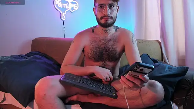 Snapshot of axel_giracr chatting on 12-15-25, 07:18 axel giracr online show from 12-15-25, 07:18