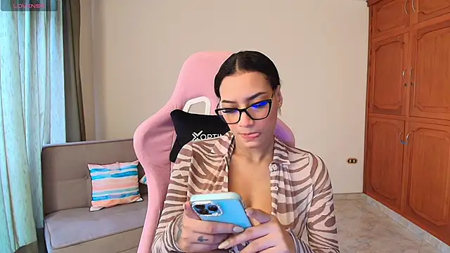 lili jade222 online show from 11-08-25, 12:27