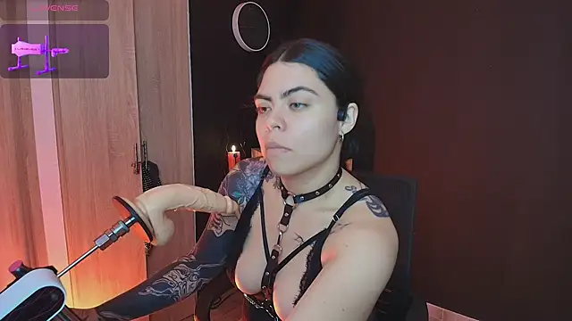 Snapshot of _WednesdayFriday_ chatting on 11-12-25, 05:13 WednesdayFriday online show from 11-12-25, 05:13