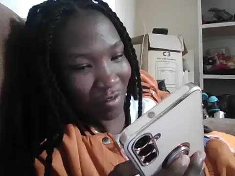 Snapshot of just_nala chatting on 05-05-26, 08:33 just nala online show from 05-05-26, 08:33