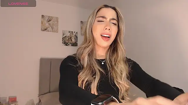 Snapshot of Marian_se chatting on 02-18-26, 09:44 Marian se online show from 02-18-26, 09:44