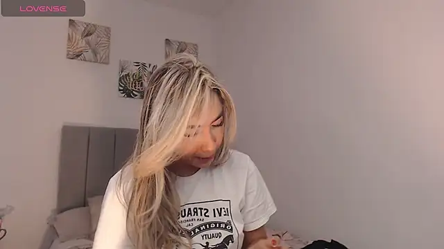 Snapshot of Marian_se chatting on 02-23-26, 03:20 Marian se online show from 02-23-26, 03:20