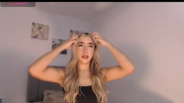 Snapshot of Marian_se chatting on 03-15-26, 05:08 Marian se online show from 03-15-26, 05:08