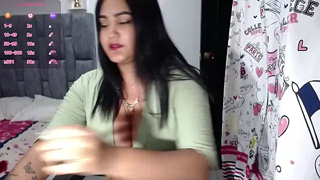 Snapshot of Alicelunaa chatting on 03-21-25, 10:39 Alicelunaa online show from 03-21-25, 10:39