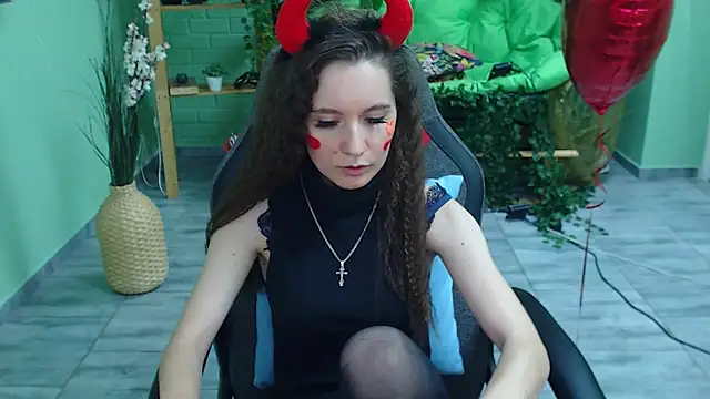 Snapshot of Miss_Barbara_ chatting on 02-14-25, 10:25 Miss Barbara online show from 02-14-25, 10:25