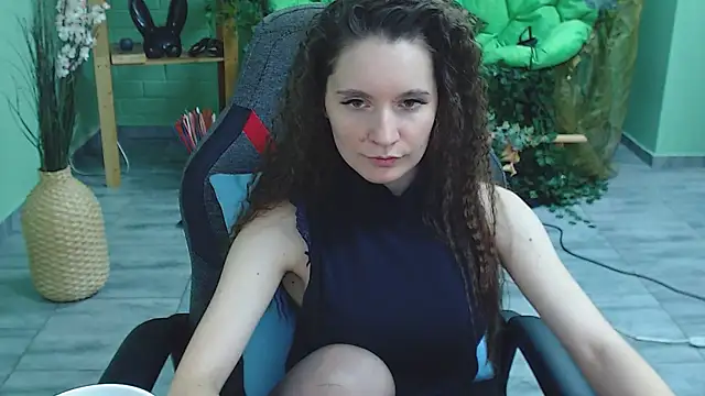 Snapshot of Miss_Barbara_ chatting on 02-25-25, 09:13 Miss Barbara online show from 02-25-25, 09:13