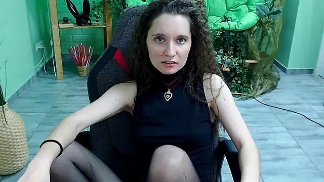 Snapshot of Miss_Barbara_ chatting on 03-10-25, 10:13 Miss Barbara online show from 03-10-25, 10:13