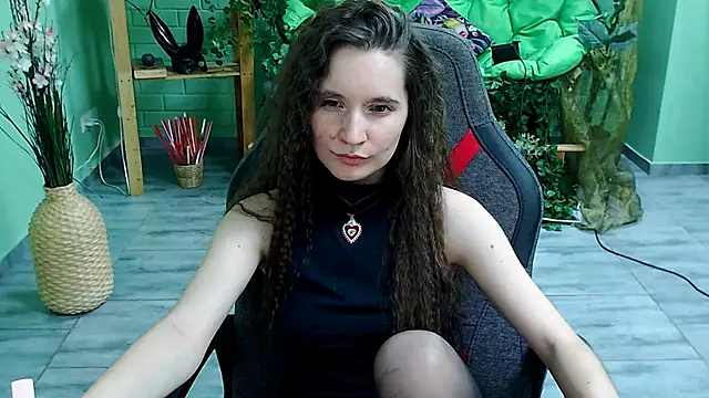 Snapshot of Miss_Barbara_ chatting on 03-11-25, 09:37 Miss Barbara online show from 03-11-25, 09:37