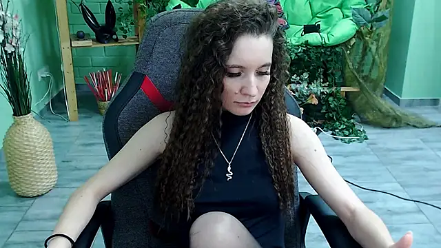 Snapshot of Miss_Barbara_ chatting on 03-13-25, 09:48 Miss Barbara online show from 03-13-25, 09:48