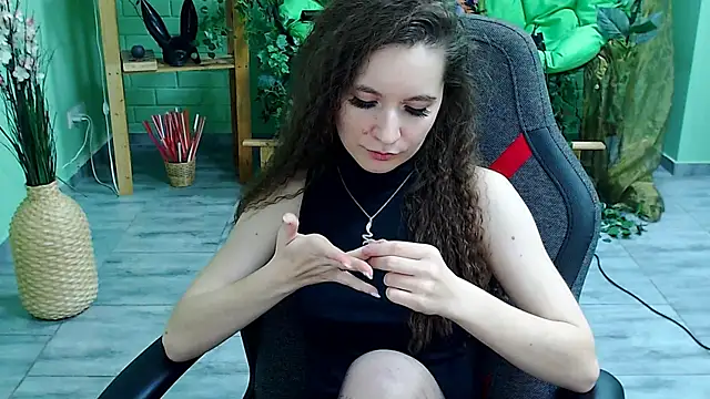 Snapshot of Miss_Barbara_ chatting on 03-17-25, 10:06 Miss Barbara online show from 03-17-25, 10:06