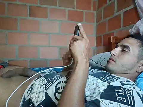 Snapshot of jhonnyhot_69 chatting on 02-13-26, 10:28 jhonnyhot 69 online show from 02-13-26, 10:28