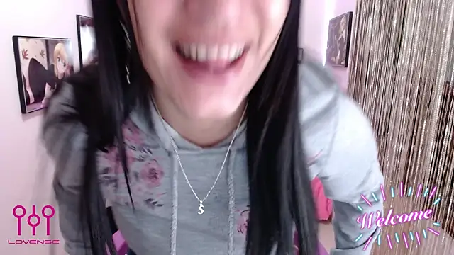 Snapshot of Cristal_w chatting on 10-22-25, 12:38 Cristal w online show from 10-22-25, 12:38