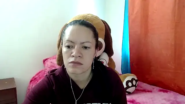 Snapshot of Cristal_w chatting on 11-21-25, 02:05 Cristal w online show from 11-21-25, 02:05