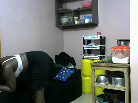 slender-qwene online show from 10-28-25, 05:04