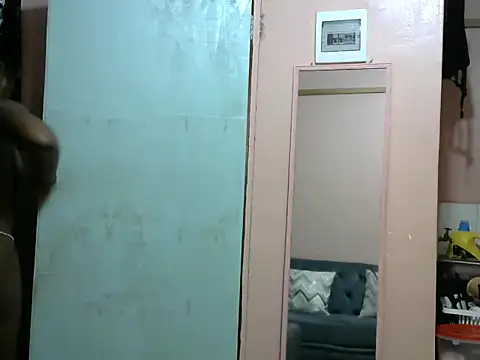 Snapshot of slender-qwene chatting on 03-31-26, 08:37 slender-qwene online show from 03-31-26, 08:37