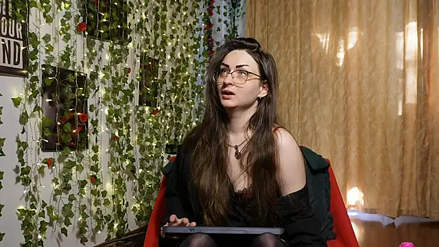 Snapshot of NaughtYHomemadE chatting on 05-16-26, 05:59 NaughtYHomemadE online show from 05-16-26, 05:59