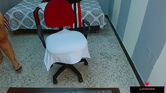 Hazel donna online show from 02-08-25, 06:12