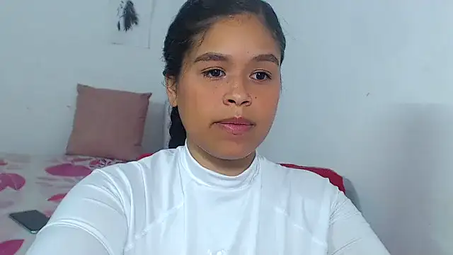 Snapshot of Hazel_donna chatting on 02-06-26, 03:22 Hazel donna online show from 02-06-26, 03:22