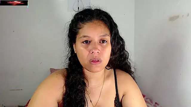 Snapshot of Hazel_donna chatting on 06-09-26, 05:08 Hazel donna online show from 06-09-26, 05:08