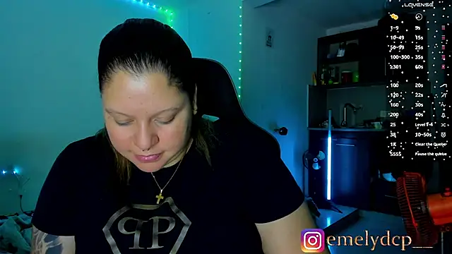Snapshot of mariana_maze chatting on 06-17-26, 06:05 mariana maze online show from 06-17-26, 06:05