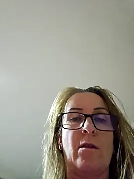 Snapshot of Steffi45 chatting on 11-12-25, 08:19 Steffi45 online show from 11-12-25, 08:19