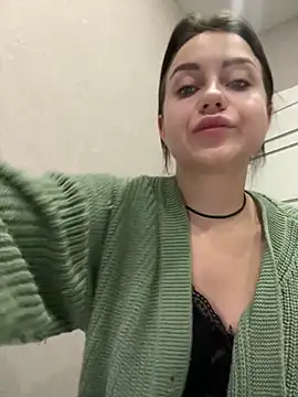 Snapshot of ellie_ssexy chatting on 12-27-24, 04:47 ellie ssexy online show from 12-27-24, 04:47