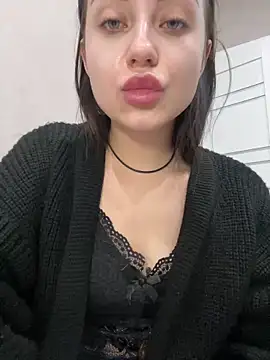 Snapshot of ellie_ssexy chatting on 12-31-24, 04:49 ellie ssexy online show from 12-31-24, 04:49