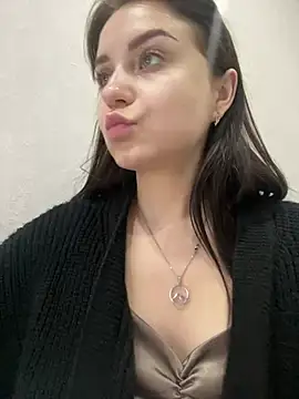 Snapshot of ellie_ssexy chatting on 02-08-25, 04:47 ellie ssexy online show from 02-08-25, 04:47