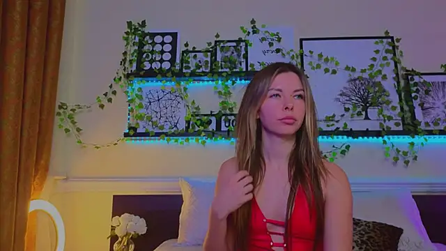 Real Tini online show from 01-13-25, 01:49