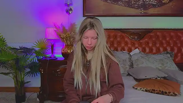 Real Tini online show from 02-05-26, 06:40