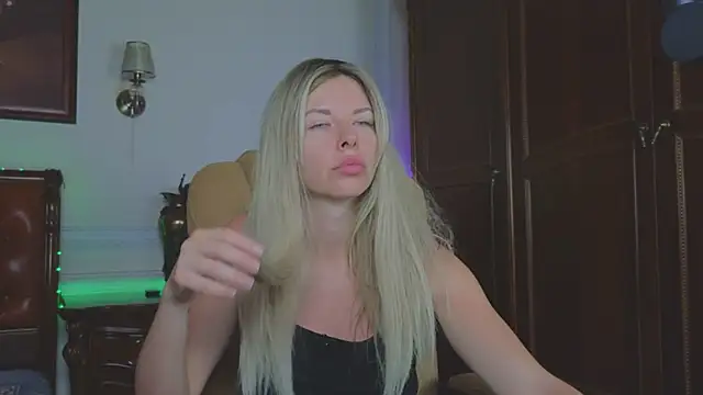 Real Tini online show from 05-28-26, 06:00
