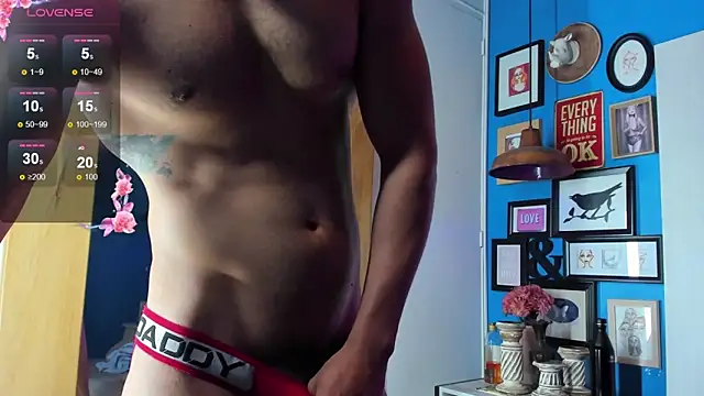 Snapshot of ElianFoxter chatting on 02-14-25, 12:19 ElianFoxter online show from 02-14-25, 12:19