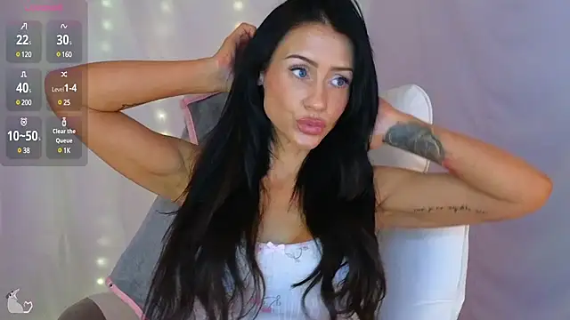 Snapshot of Aprilreign chatting on 01-29-25, 06:18 Aprilreign online show from 01-29-25, 06:18