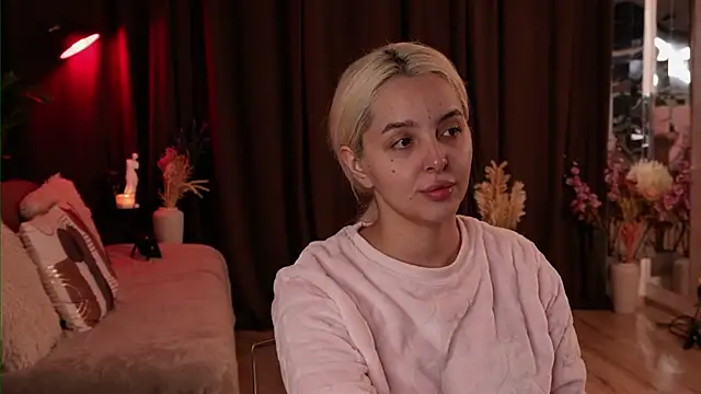 VictoriaMorrone online show from 10-07-25, 06:27