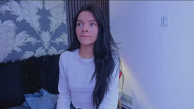 Snapshot of _shantal_smith chatting on 09-16-25, 04:08 shantal smith online show from 09-16-25, 04:08