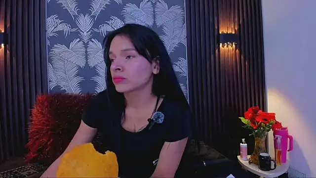 Snapshot of _shantal_smith chatting on 09-29-25, 04:23 shantal smith online show from 09-29-25, 04:23