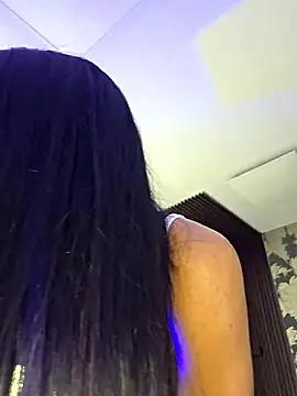 Snapshot of _shantal_smith chatting on 10-01-25, 04:02 shantal smith online show from 10-01-25, 04:02