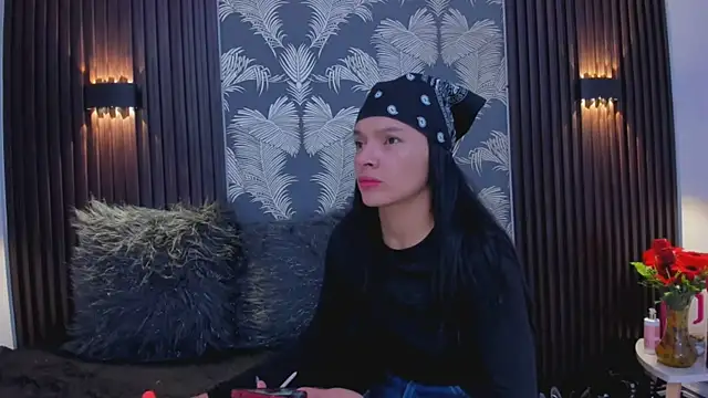 Snapshot of _shantal_smith chatting on 10-19-25, 04:51 shantal smith online show from 10-19-25, 04:51