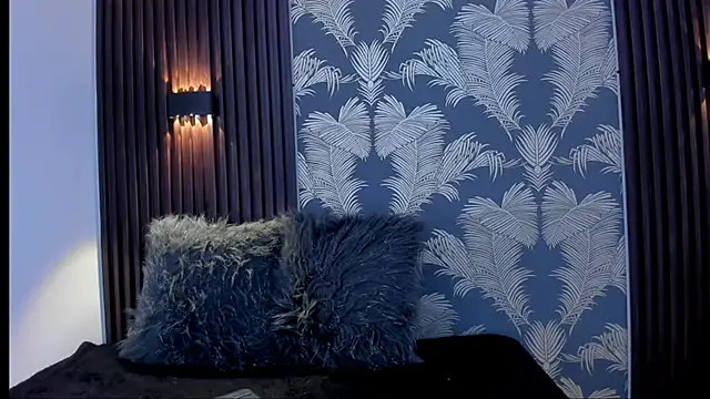 Snapshot of _shantal_smith chatting on 10-20-25, 04:40 shantal smith online show from 10-20-25, 04:40